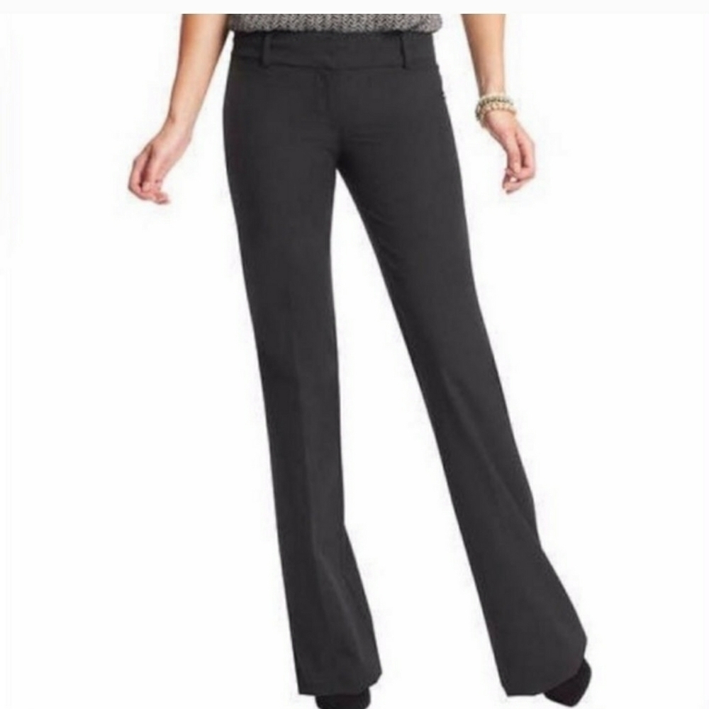 Nwt LOFT Zoe Trouser Straight Through the Hip, Size 2 Short Pants.